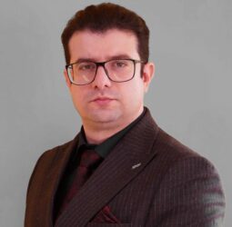 دکتر دانیال قشقایی